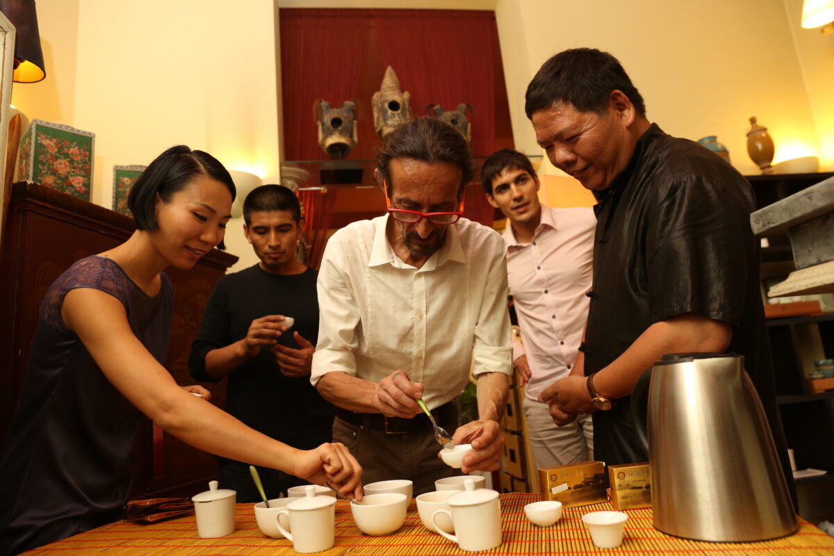 Ling Chen with Chaoshan gongfu tea master Ye Hanzhong at her first tea gathering in Milan in 2015